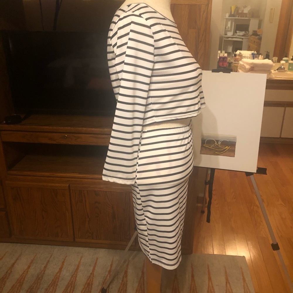 🦄 Black and White striped 2 piece set - Picture 2 of 6